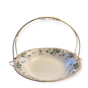 Narumi Fine China Christmas Holiday Fruit Basket Set Dish  Removable Gold Handle